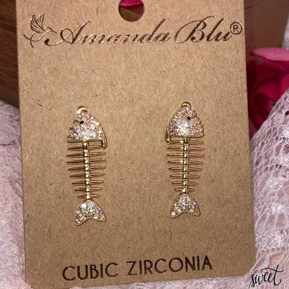 18kt Gold Fish Bone Dangly Earrings - Picture 4 of 6